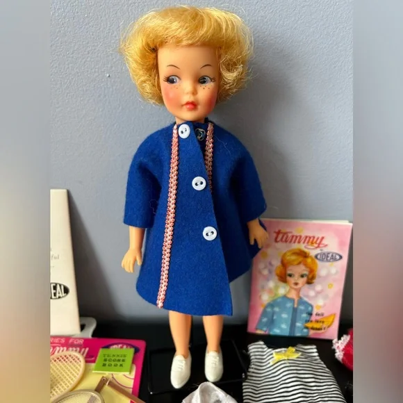 1968 Pepper Doll & Accessories - Picture 5 of 6